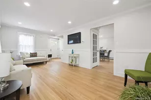 24 Charles St, Hicksville, NY 11801 - Photo 9