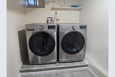 17-02 Clintonville Street, Whitestone, NY 11357 - Photo 17