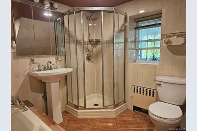 17-02 Clintonville Street, Whitestone, NY 11357 - Photo 15