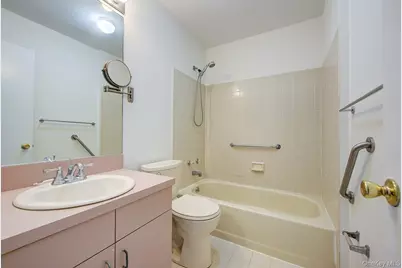 56 Fairlawn Drive, Central Islip, NY 11722 - Photo 21