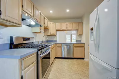 56 Fairlawn Drive, Central Islip, NY 11722 - Photo 9