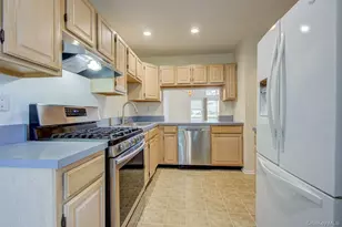 56 Fairlawn Dr, Central Islip, NY 11722 - Photo 9