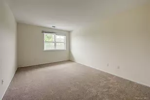 56 Fairlawn Dr, Central Islip, NY 11722 - Photo 29