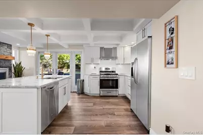 30 Bunny Lane, East Setauket, NY 11733 - Photo 7