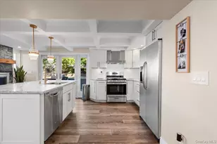 30 Bunny Ln, East Setauket, NY 11733 - Photo 7