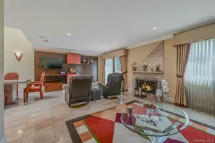 86 Chestnut Ln, Woodbury, NY 11797 - Photo 11