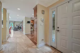 86 Chestnut Ln, Woodbury, NY 11797 - Photo 3