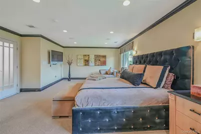 86 Chestnut Lane, Woodbury, NY 11797 - Photo 17