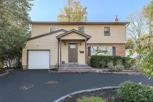 3 Earl Rd, Melville, NY 11747 - Photo 35