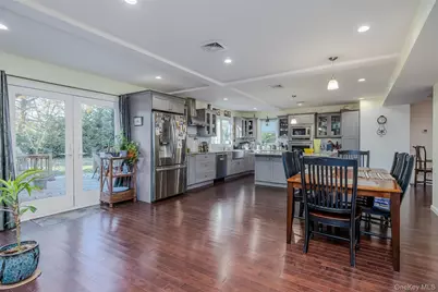 3 Earl Road, Melville, NY 11747 - Photo 3