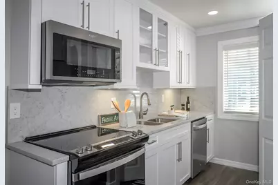 2 Victorian Court #105, Holtsville, NY 11742 - Photo 3