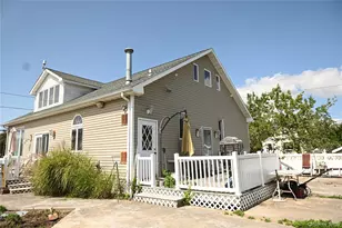 115 Riviera Dr, Mastic Beach, NY 11951 - Photo 19