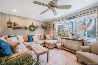 71 Rose Drive, East Meadow, NY 11554 - Photo 9