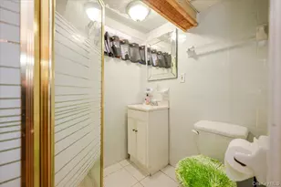 122-53 Milburn St, Saint Albans, NY 11413 - Photo 15