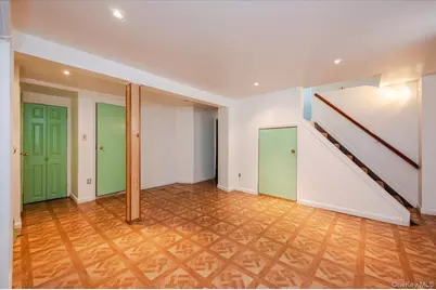 12253 Milburn Street, Saint Albans, NY 11413 - Photo 19