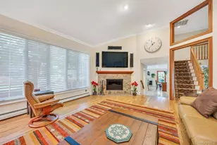 40 Somerset Pl, Syosset, NY 11791 - Photo 17