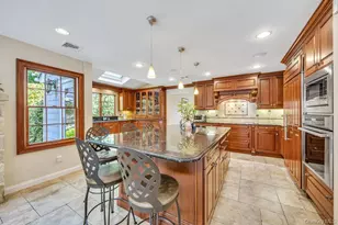 40 Somerset Pl, Syosset, NY 11791 - Photo 23