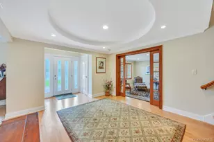 40 Somerset Pl, Syosset, NY 11791 - Photo 9