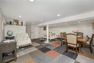 2 Hamilton St, Farmingdale, NY 11735 - Photo 25