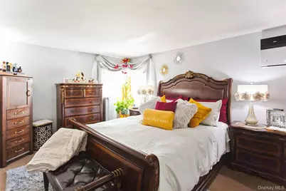 200 E Euclid Street, Valley Stream, NY 11580 - Photo 5