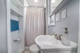 7 Willis Ave., Floral Park, NY 11001 - Photo 11