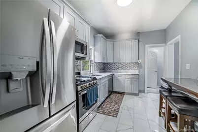 7 Willis Avenue, Floral Park, NY 11001 - Photo 9