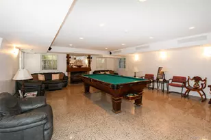 40 Deer Park Rd, Great Neck, NY 11024 - Photo 25