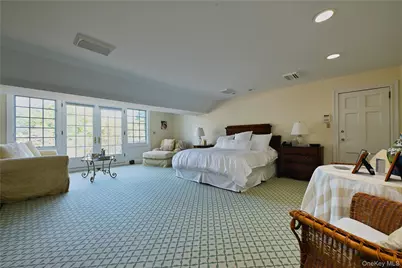 40 Deer Park Road, Great Neck, NY 11024 - Photo 19