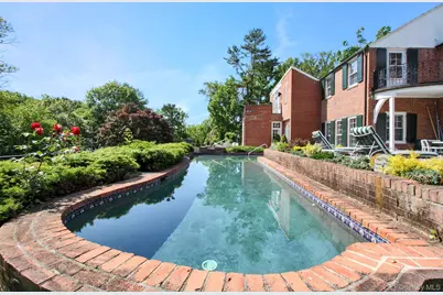 40 Deer Park Road, Great Neck, NY 11024 - Photo 27