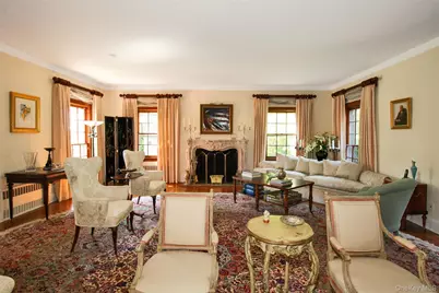 40 Deer Park Road, Great Neck, NY 11024 - Photo 11