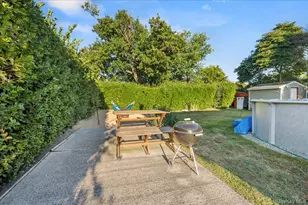 211 Washington Ave, Brentwood, NY 11717 - Photo 29