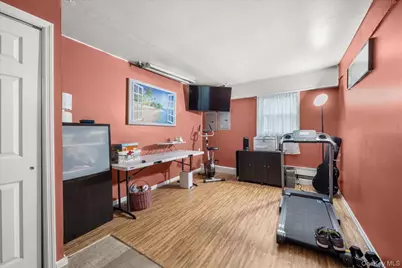 211 Washington Avenue, Brentwood, NY 11717 - Photo 21