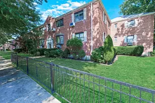 84-33 Shore Pkwy, Howard Beach, NY 11414 - Photo 9