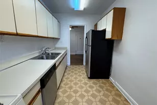 69-10 Yellowstone Blvd, Forest Hills, NY 11375 - Photo 9