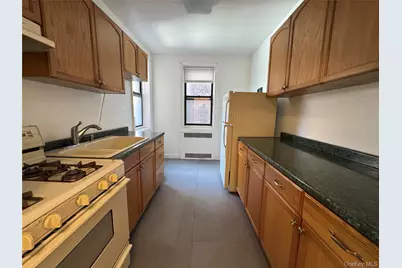 69-40 Yellowstone Blvd #404, Forest Hills, NY 11375 - Photo 7