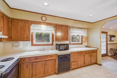 123 Parkside Avenue, Miller Place, NY 11764 - Photo 25