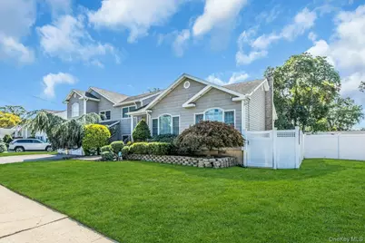 28 Grove Street, Massapequa, NY 11758 - Photo 3