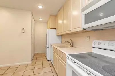 28 Spring Hollow, Roslyn, NY 11576 - Photo 11