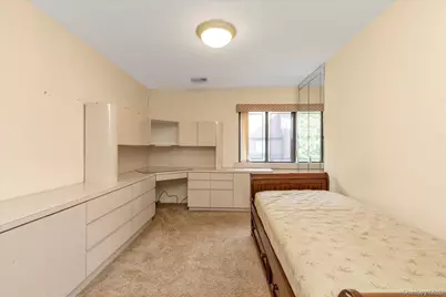 28 Spring Hollow, Roslyn, NY 11576 - Photo 17