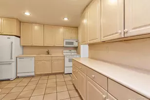 28 Spring Hollow, Roslyn, NY 11576 - Photo 9