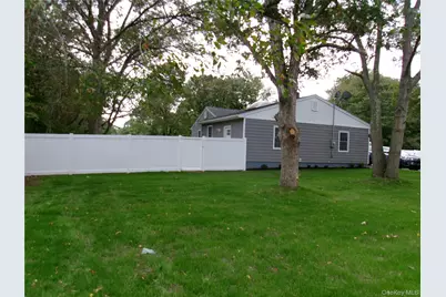 1706 Spur Drive S, Islip, NY 11751 - Photo 5