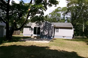 1706 Spur Dr S, Islip, NY 11751 - Photo 19