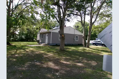 1706 Spur Drive S, Islip, NY 11751 - Photo 17