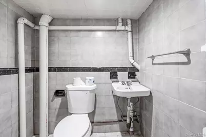 9001 215th Street, Queens Village, NY 11428 - Photo 21