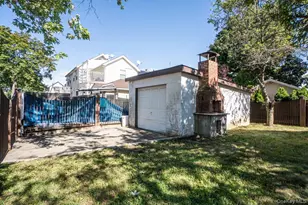 90-01 215th St, Queens Village, NY 11428 - Photo 25