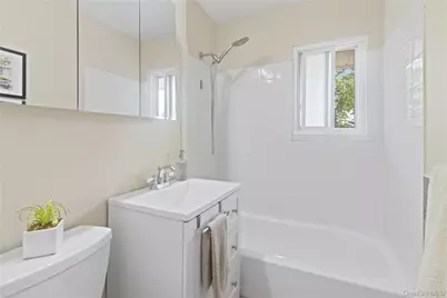 336 Edmunton Drive #L12, North Babylon, NY 11703 - Photo 9