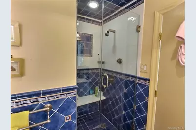 467 Susan Court, West Hempstead, NY 11552 - Photo 41