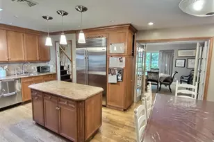 467 Susan Ct, West Hempstead, NY 11552 - Photo 11