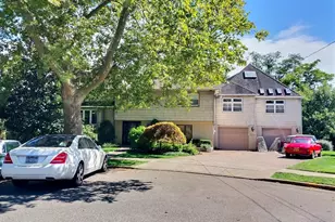 467 Susan Ct, West Hempstead, NY 11552 - Photo 3