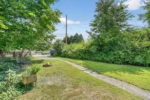 176 S Grand Ave, Poughkeepsie, NY 12603 - Photo 17